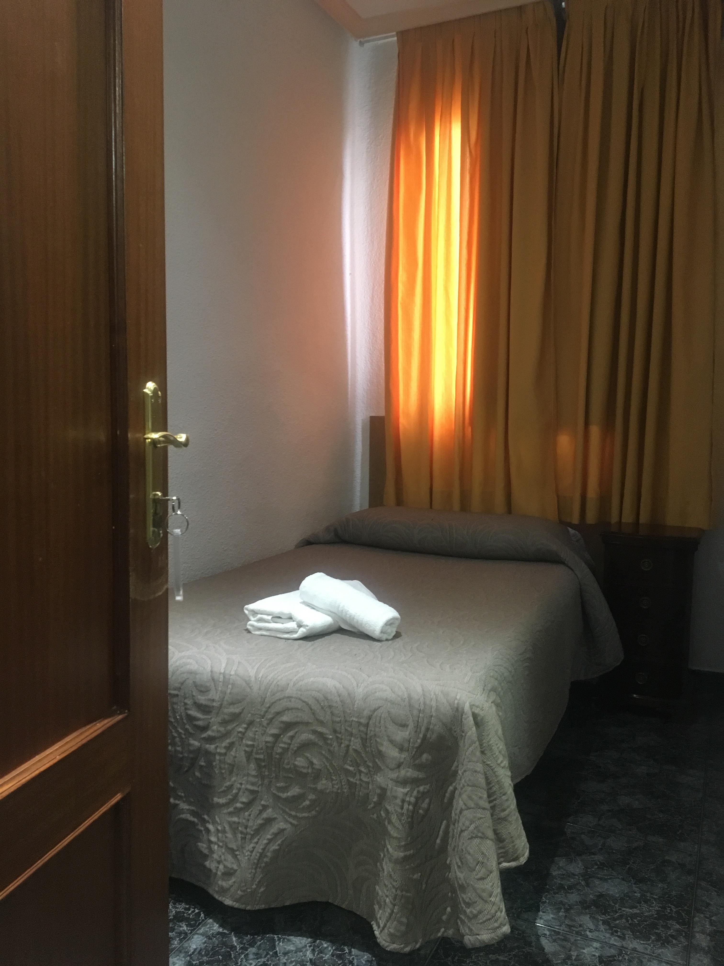 Hostal Conchita Legazpi Madrid Luaran gambar