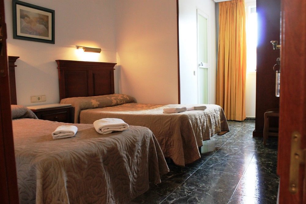 Hostal Conchita Legazpi Madrid Luaran gambar