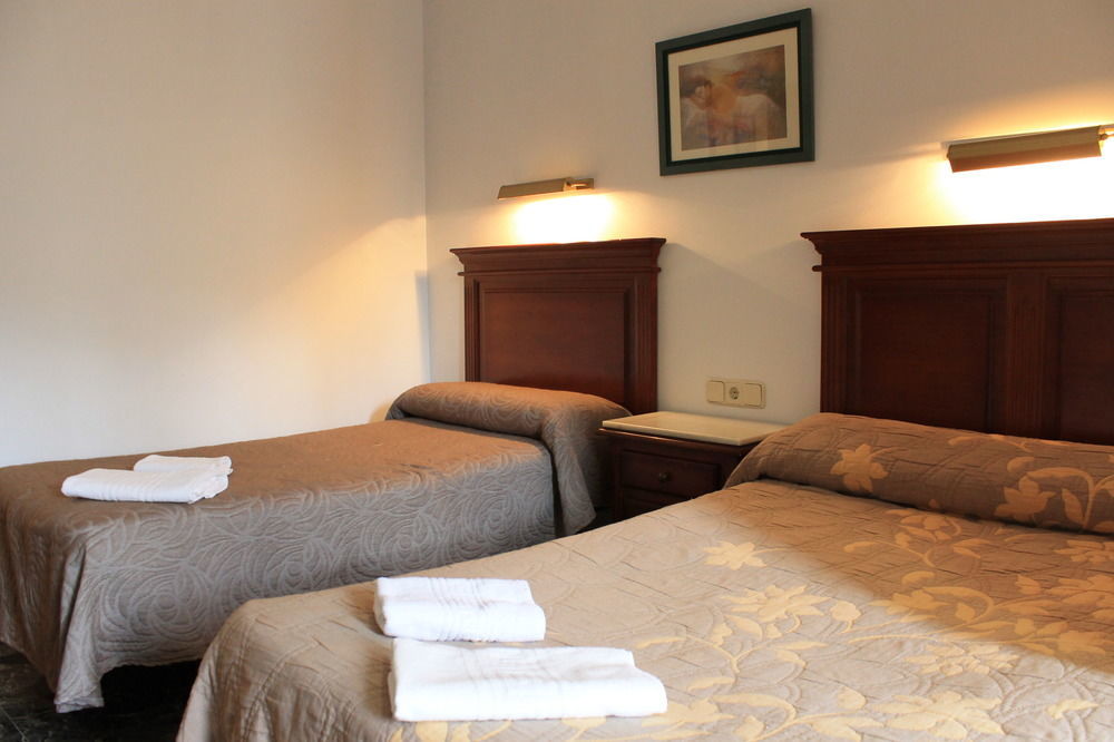 Hostal Conchita Legazpi Madrid Luaran gambar