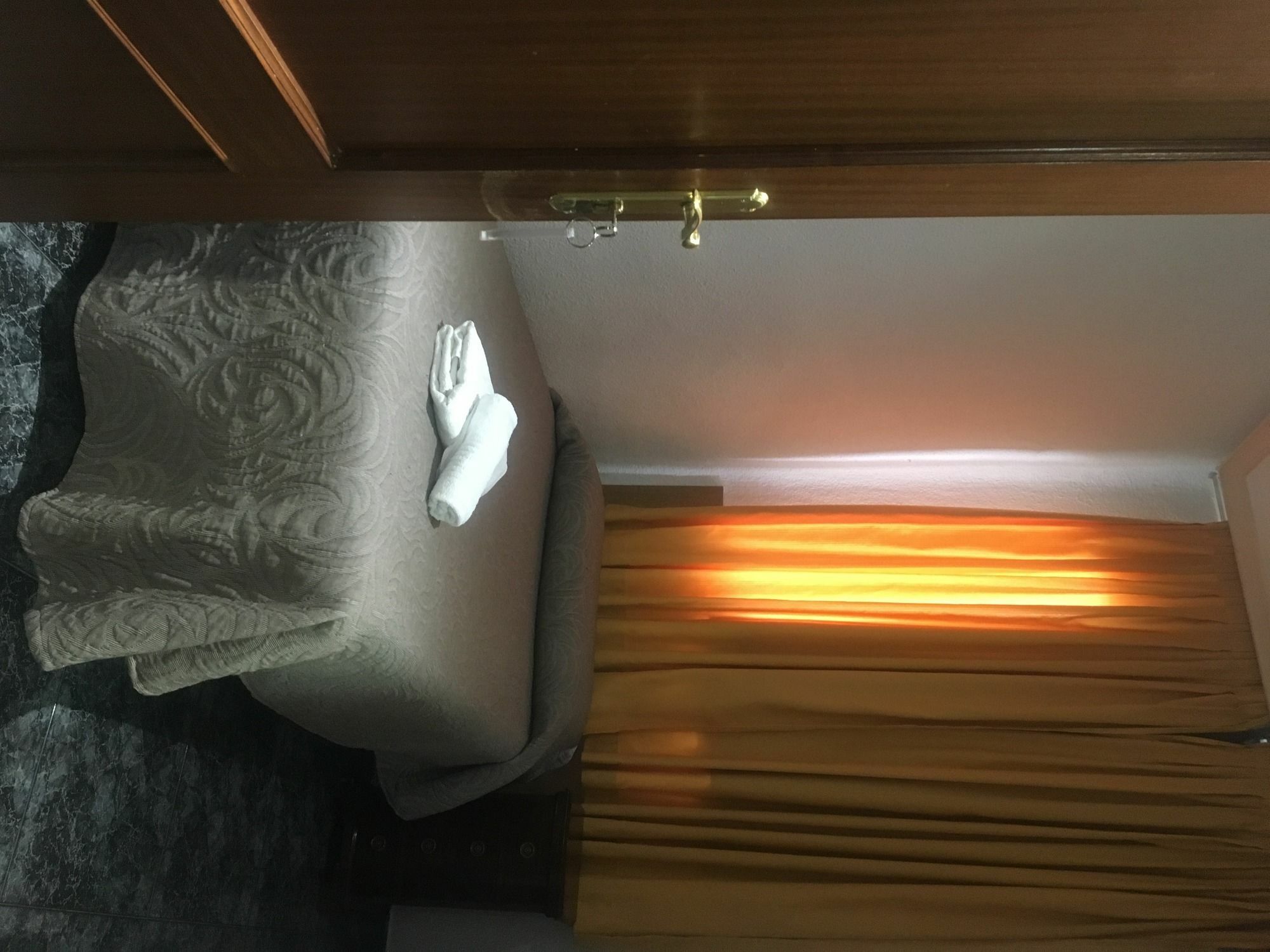 Hostal Conchita Legazpi Madrid Luaran gambar