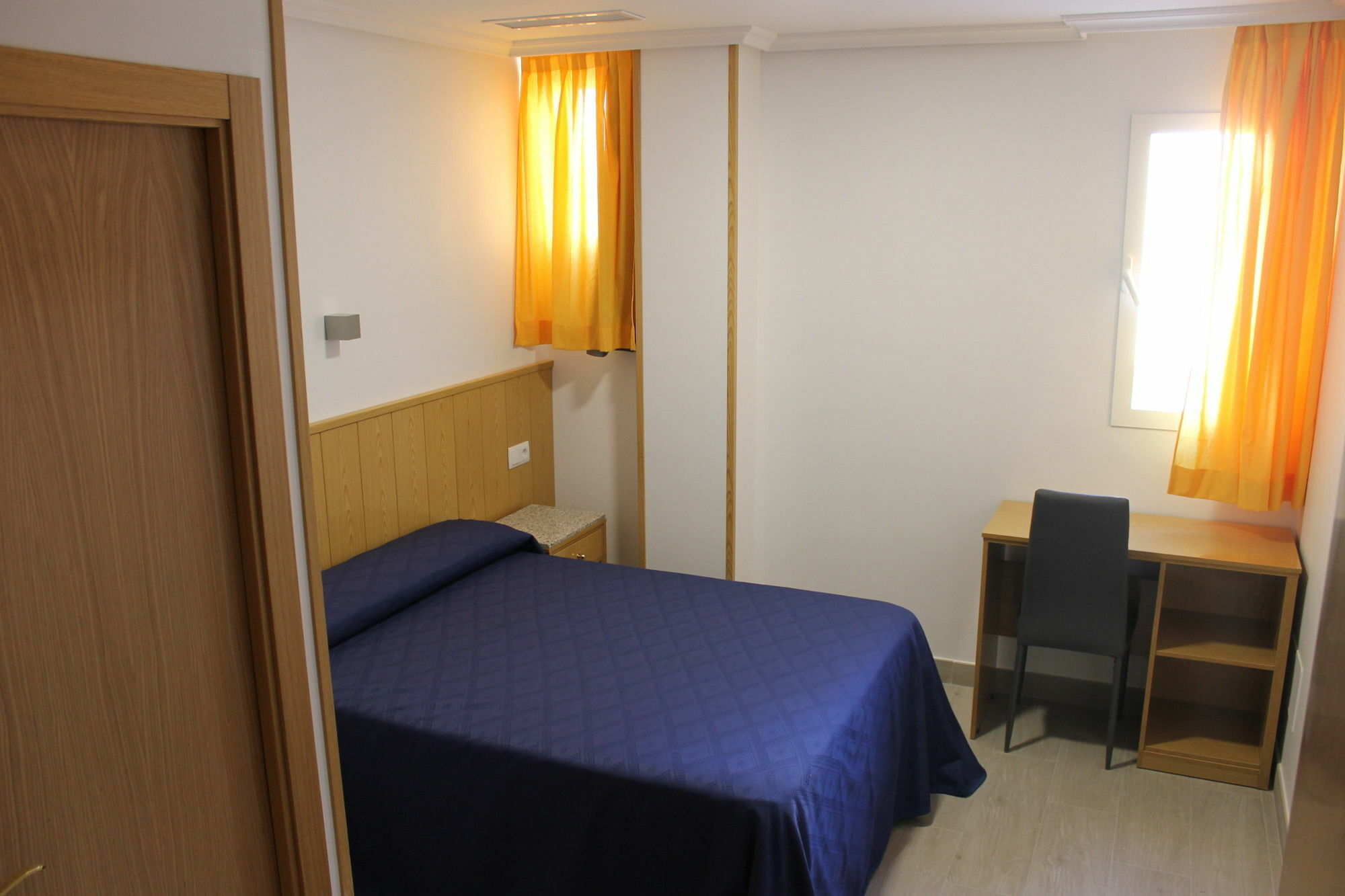 Hostal Conchita Legazpi Madrid Luaran gambar