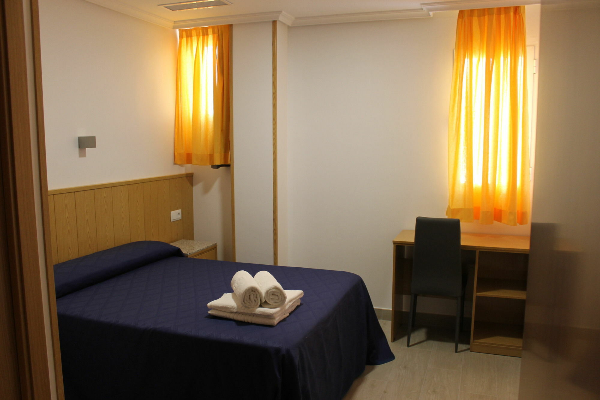 Hostal Conchita Legazpi Madrid Luaran gambar